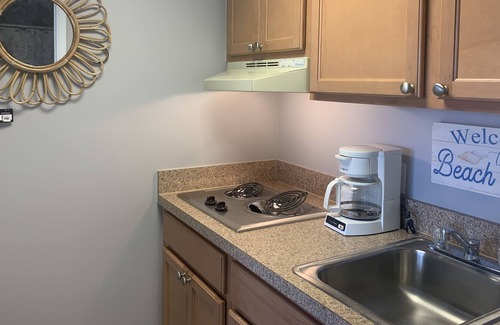 South End Apartment | Perfect Location ! Immaculately kept Studio - sleeps 4