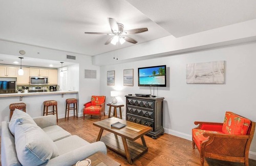 Baytowne Wharf Condo | PERFECT LOCATION! Renovated 1BR/2BA Bayside Covered Balcony