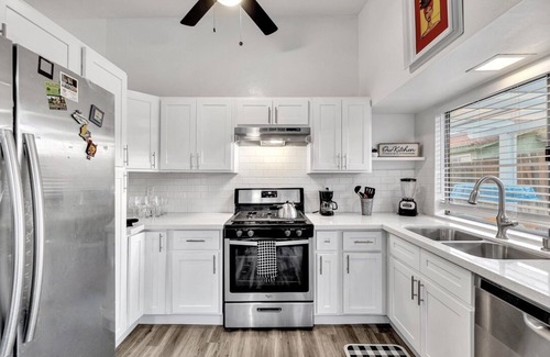 Moreno Valley House | Perfect Moreno Valley Getaway Near UC Riverside!