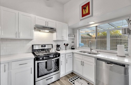 Moreno Valley House | Perfect Moreno Valley Getaway Near UC Riverside!