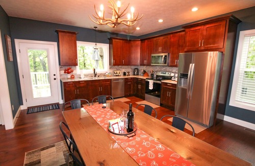Massanutten House | Perfect Mountain Home, Hot Tub, Fire Pit, Pool Table, Massanutten Resort