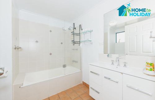 South Townsville Apartment | Perfect Position for City and Stadium Access