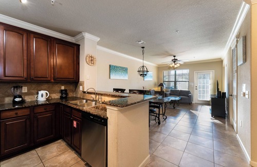 Davenport Condo | Perfect Private Condo w/Resort Amenities! Cozy & Close to Everything!