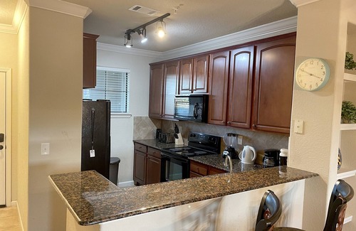 Davenport Condo | Perfect Private Condo w/Resort Amenities! Cozy & Close to Everything!
