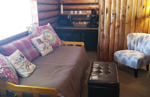Gardiner Cabin | Perfect Spot! Complimentary Parking, At Yellowstone's North Entrance