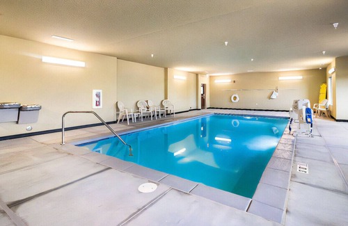 Victor House | Perfect Vacation Place in a Friendly Home Town