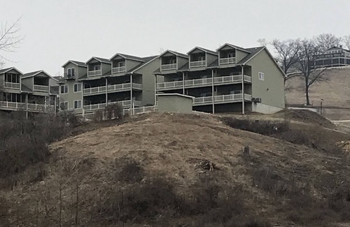Grafton Condo | Perfect Weekend Getaway! Condo With Great River Views! Pool!