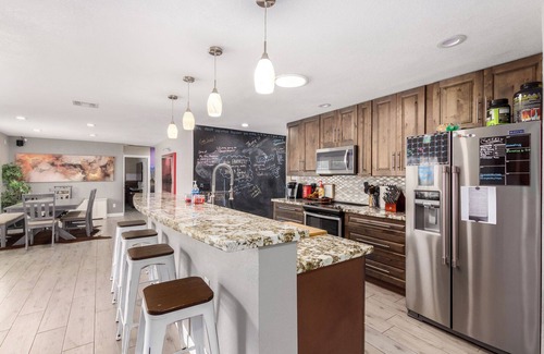 Roadrunner Estates East Hotel | Perfectly centrally located with all the amenities imaginable.