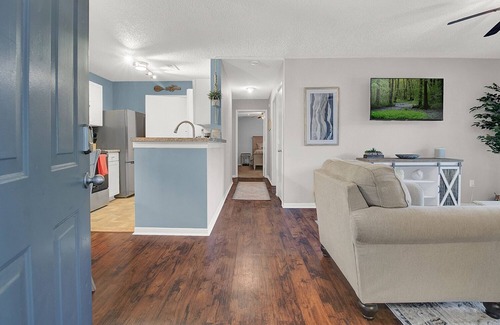 Mount Pleasant Apartment | Perfectly located just a short distance to beach and downtown Charleston
