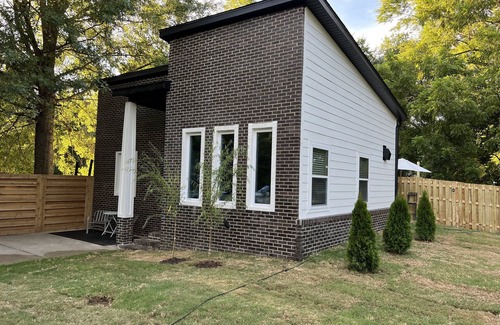 Bentonville House | Perfectly located 2 bed/2 full bath/1 sofa bed. Near trails