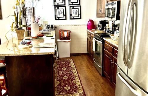 Fish Creek Condo | Perfectly located condo in Fish Creek steps away from restaurants & shoppings.