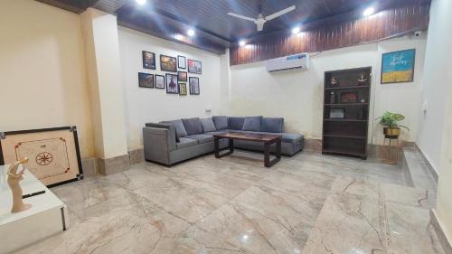 Rishikesh Hotel | Perfectstayz AIIMS near Aiims Hospital