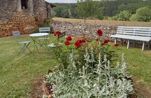 Saint-Marcel-du-Perigord Cottage | Périgord house with private garden, fireplace, pets allowed