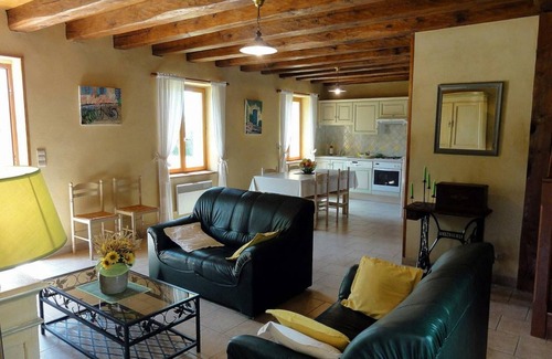 Salignac-Eyvignes Cottage | Perigord house with 2 bedrooms in Salignac-Eyvigues, courtyard and garden, pets allowed