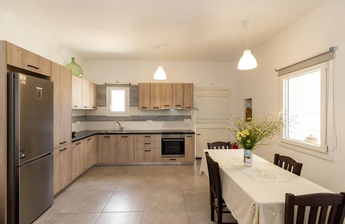 Kamares House | Peris Rooms