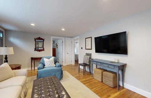 West Harwich House | Periwinkle House