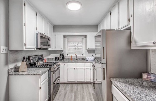 Memphis House | Perkins Paradise