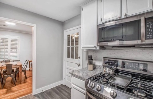 Memphis House | Perkins Paradise