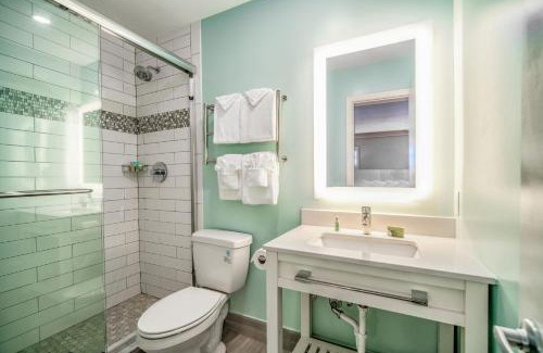 Melinda Cook Resort | Perry's Ocean-Edge Resort