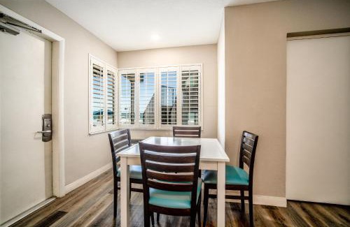 Melinda Cook Resort | Perry's Ocean-Edge Resort