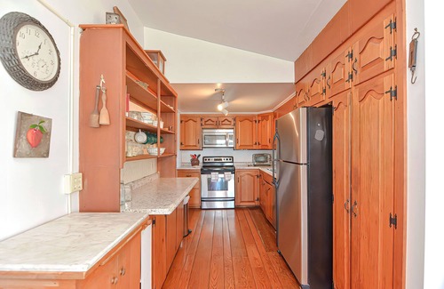 Gloucester House | Perrywinkle: Waterfront on Gloucester’s Rocky Neck.