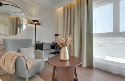 Emaus Apartment | Perspektywa Apartment with balcony by Lion Apartments
