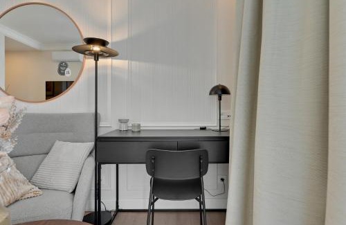 Emaus Apartment | Perspektywa Apartment with balcony by Lion Apartments