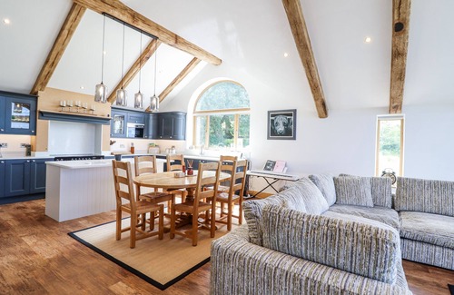 Dyffryn Ardudwy Cottage | PERTH Y DERI, with open fire in Llanddwywe