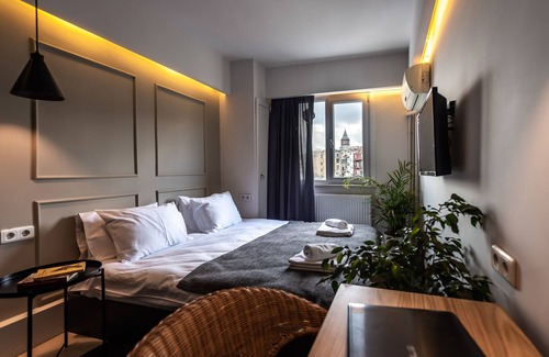 Tophane House | Pesa Suites