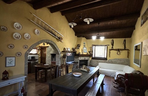 Monteciccardo Villa | PesaroUrbino farmhouse villa with saltwater pool sea view. T. Vendrosella
