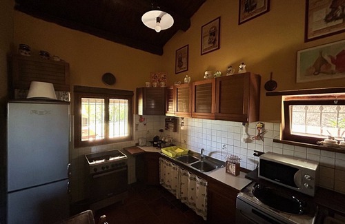 Monteciccardo Villa | PesaroUrbino farmhouse villa with saltwater pool sea view. T. Vendrosella