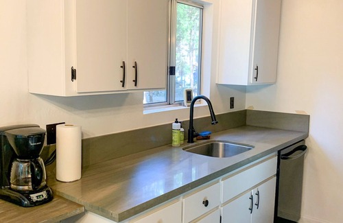 Arnold Cabin | Pet and Family Friendly - Fall Retreat