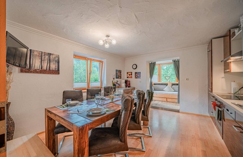 Muhlbach im Pinzgau Apartment | Pet-friendly apartment with a balcony