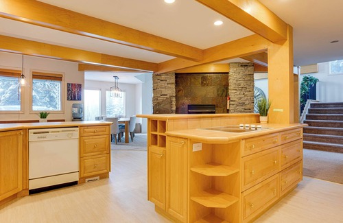 Silver Star Mountain House | Pet friendly chalet right on the ski way, steps from tube town pet friendly too!