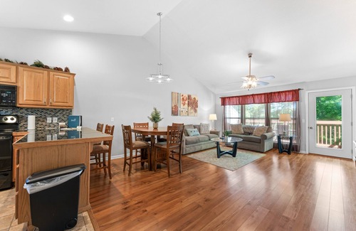 Branson West Condo | Pet Friendly 2 Bedroom, 2.5 Bath condo near SDC in Stonebridge Resort!