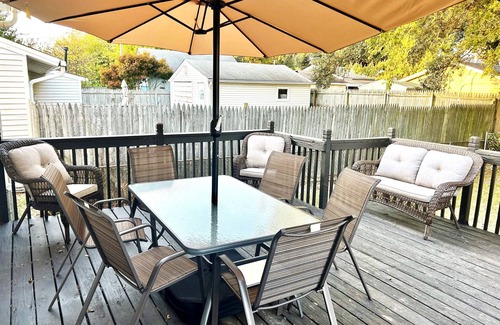 Bayview House | Pet-Friendly 2BR- Near Beach, Bases, & Hospitals