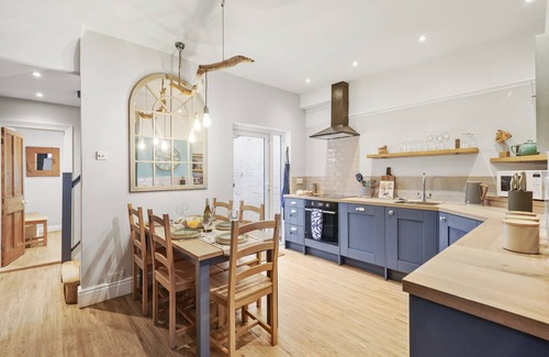 Portsmouth Cottage | Pet Friendly 3 Bed House Southsea - NEW LISTING!