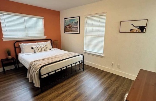 Sweetbriar House | Pet-Friendly 3BR w/Pool By DTown