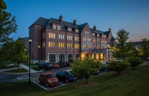 Rochester Hotel | Pet-friendly Accommodation with a Blend of Modern Comfort and Old-World Charm