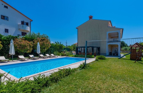 Cancini Villa | Pet friendly, all rooms air conditioned, only 3km from the beach