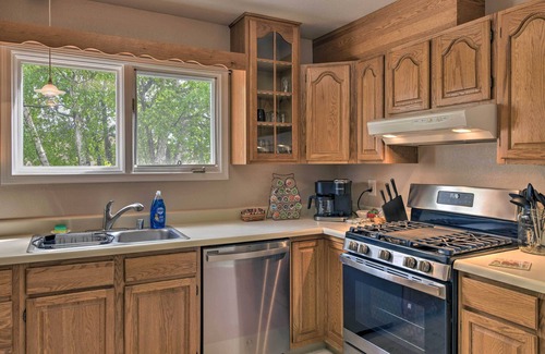 Sand Lake House | Pet Friendly Anchorage Retreat w/Deck & Yard