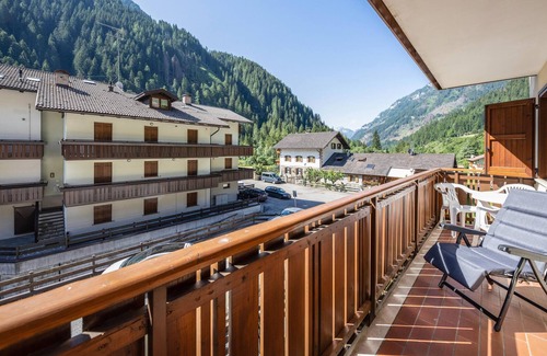 Predazzo Apartment | Pet-friendly Apartment "Appartamento di Viola ed Elia" with Mountain View & Balcony