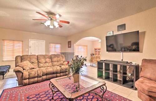 Auburndale House | Pet-Friendly Auburndale House with Lake Views!