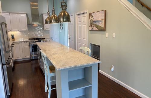 Clipper Cove House | PET FRIENDLY -BEACH HOUSE - Clipper Cove Cutie - 6 min walk to beach - SLEEPS 10