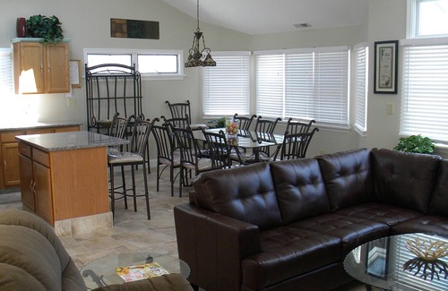 Gold Coast Condo | Pet Friendly Beachfront for Half the Price!