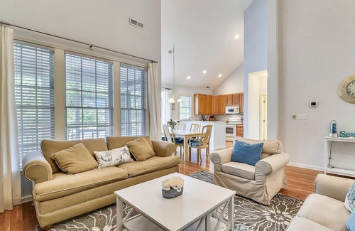 Ocean View Villa | Pet-Friendly Bear Trap Stay w/Pools & Amenities!