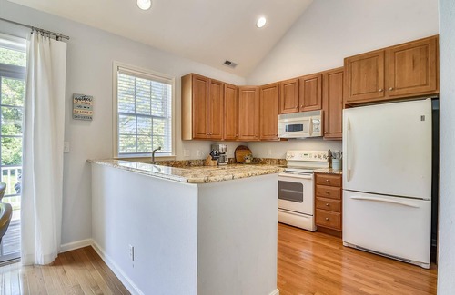 Ocean View Villa | Pet-Friendly Bear Trap Stay w/Pools & Amenities!