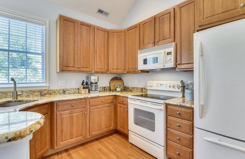 Ocean View Villa | Pet-Friendly Bear Trap Stay w/Pools & Amenities!