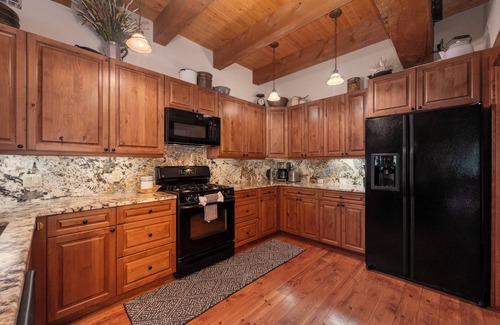 Grand Elk Ranch Cabin | Pet-friendly cabin w/fire pit & hammock