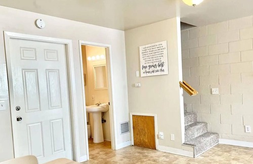 Capitola House | Pet Friendly Capitola Village Fixer-Upper